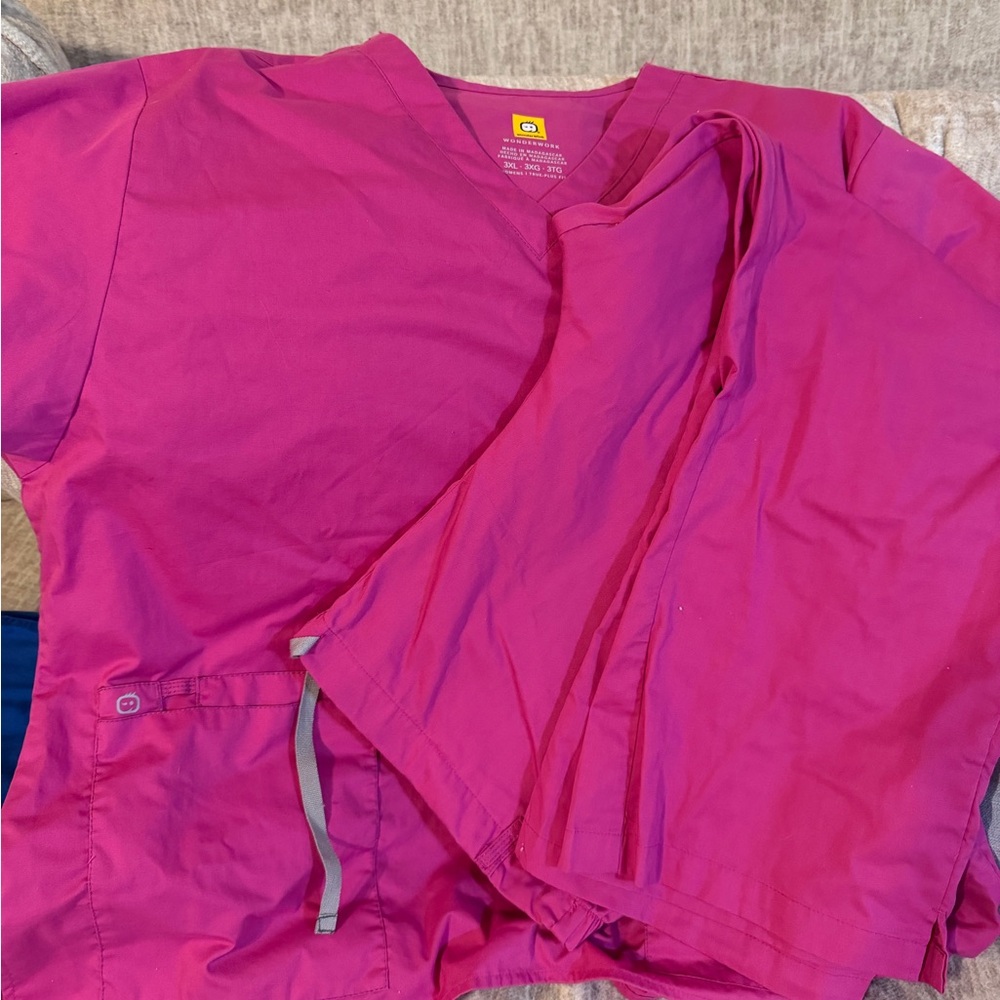 WonderWink -Women's Pink Scrub Set. Great to wear for October for Breast Cancer.